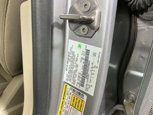 Used 2020 Ford Fusion SE FWD image 31