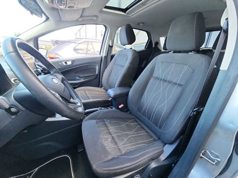 Used 2019 Ford EcoSport SE w/ SE Convenience Package image 12