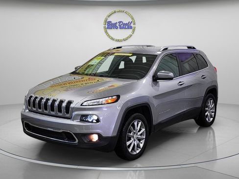 Used 2018 Jeep Cherokee Limited image 2