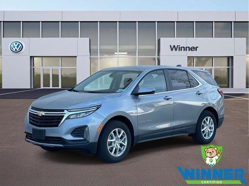 Used 2024 Chevrolet Equinox LT image 1