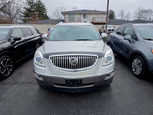 Used 2010 Buick Enclave CXL image 2