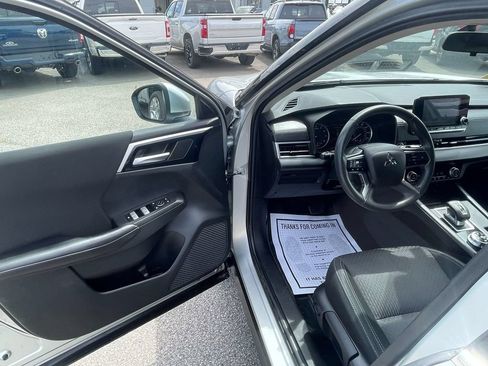 Used 2022 Mitsubishi Outlander ES AWD/4WD image 10