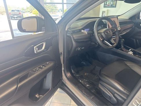 Used 2022 Jeep Compass Trailhawk AWD/4WD image 18
