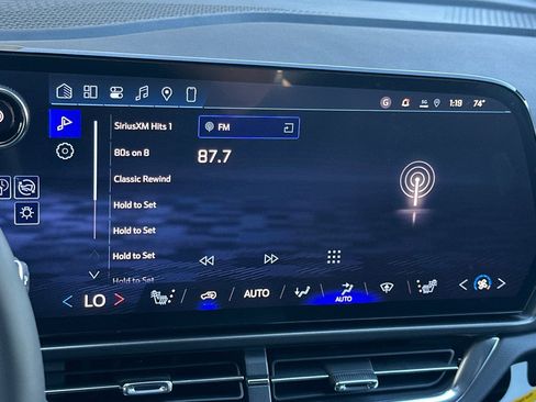 New 2026 Chevrolet Equinox EV LT image 17