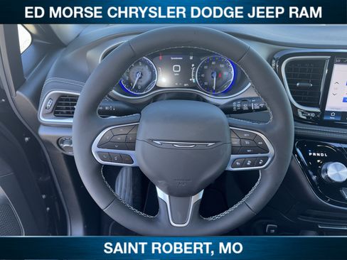 New 2027 Chrysler Pacifica Select AWD/4WD image 24