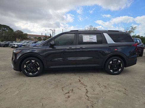 New 2026 Kia Carnival EX FWD image 5