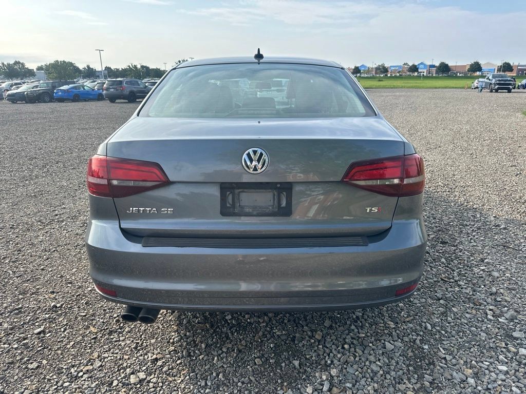 Used 2017 Volkswagen Jetta SE FWD image 11