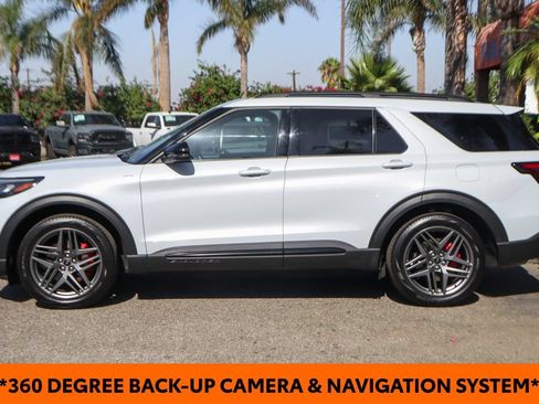 Used 2026 Ford Explorer ST-Line w/ ST-Line Street Pack AWD/4WD image 5