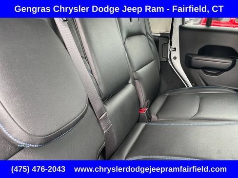Used 2024 Jeep Wrangler Unlimited AWD/4WD image 28