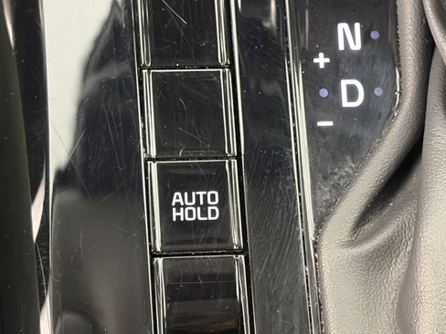 Used 2024 Kia Niro LX FWD image 23