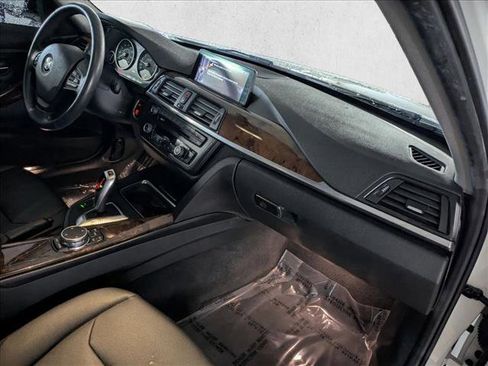 Used 2015 BMW 320i Sedan image 23