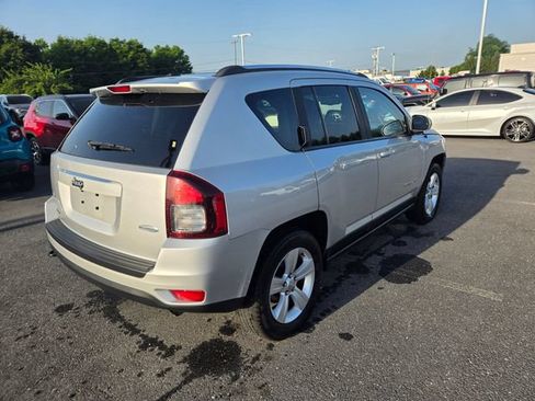 Used 2014 Jeep Compass Latitude AWD/4WD image 16