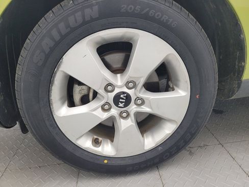 Used 2018 Kia Soul FWD image 31