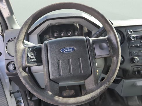 Used 2014 Ford F450 XL w/ Power Equipment Group image 21