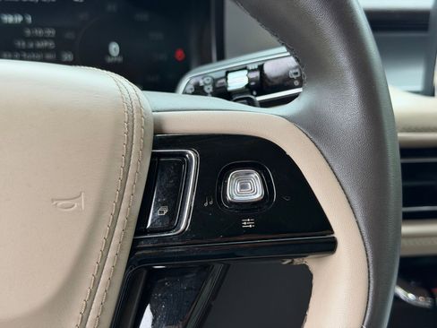 Used 2023 Lincoln Aviator AWD w/ Elements Package image 19