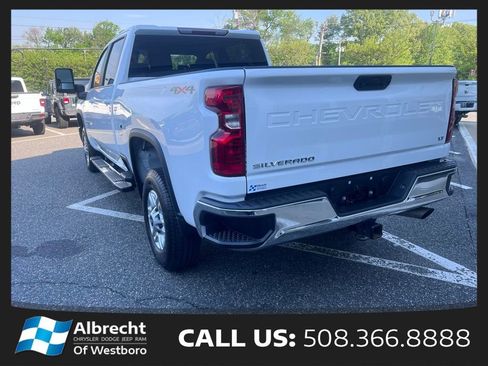 Used 2025 Chevrolet Silverado 2500 LT w/ Convenience Package AWD/4WD image 3