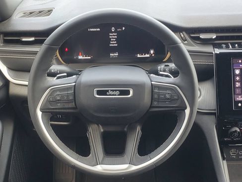 Used 2024 Jeep Grand Cherokee Altitude AWD/4WD image 23