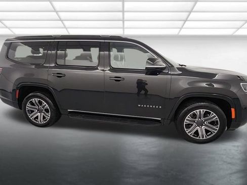 Used 2023 Jeep Wagoneer Series II AWD/4WD image 9