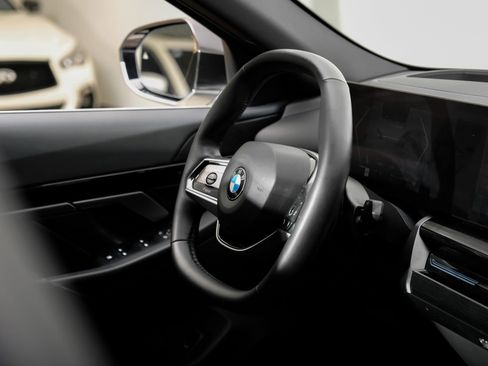 Used 2025 BMW 530i RWD image 18
