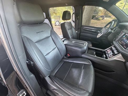 Used 2021 GMC Yukon XL Denali RWD image 11