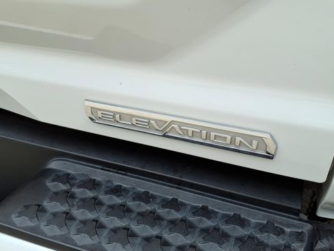Used 2024 GMC Canyon Elevation RWD image 8