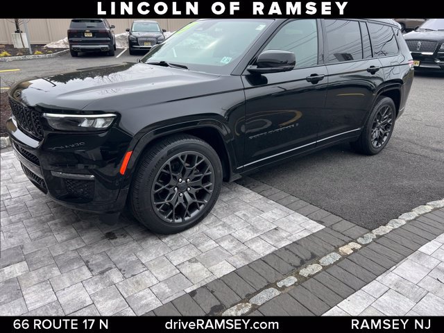 Used 2023 Jeep Grand Cherokee L Summit w/ High Altitude Package AWD/4WD image 3