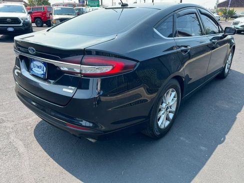 Used 2017 Ford Fusion SE FWD image 11