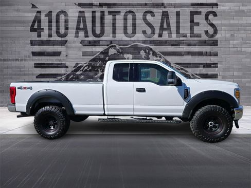Used 2019 Ford F350 XLT AWD/4WD image 2