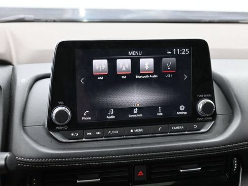 Used 2021 Nissan Rogue SV w/ Premium Package AWD/4WD image 17