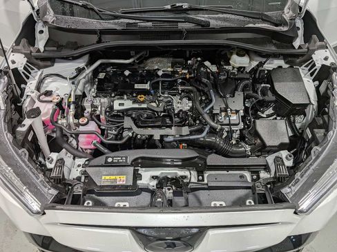 Used 2024 Toyota Corolla Cross XSE image 13