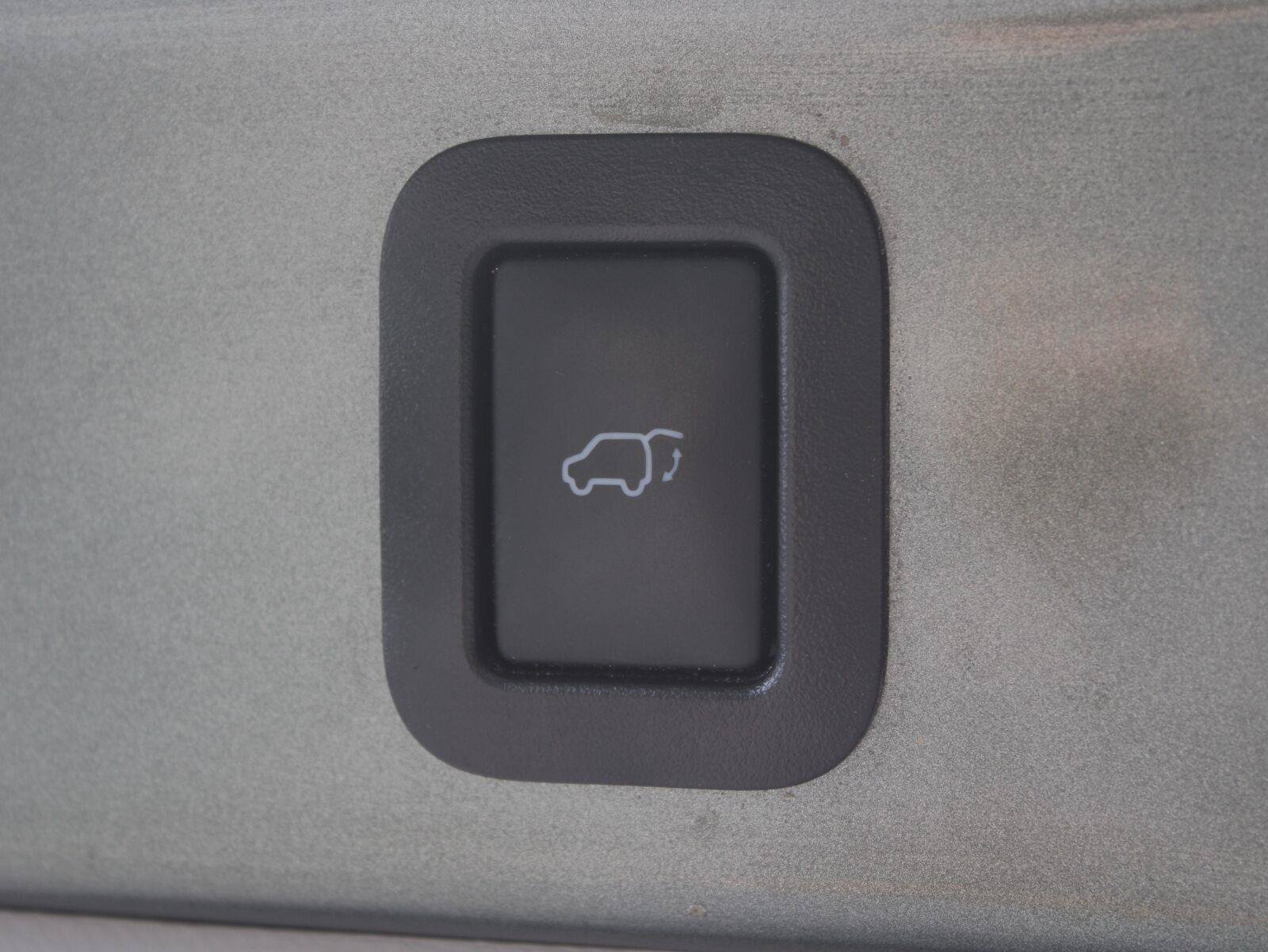 Used 2019 Toyota Highlander XLE AWD/4WD image 9