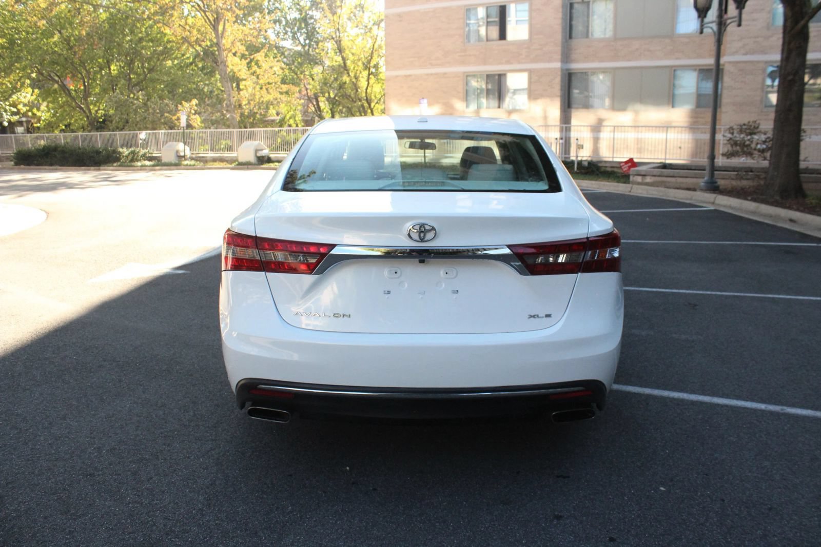 Used 2016 Toyota Avalon XLE FWD image 8