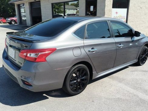 Used 2018 Nissan Sentra SR w/ SR Midnight Edition Package FWD image 5