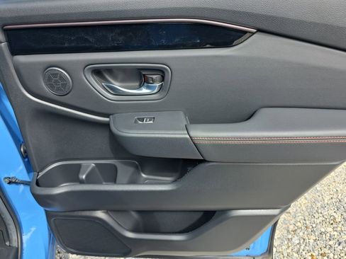 Used 2025 Honda Pilot TrailSport image 17