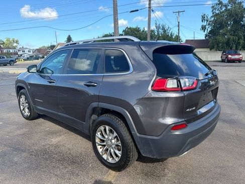 Used 2019 Jeep Cherokee Latitude Plus w/ Cold Weather Group AWD/4WD image 5