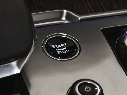 Used 2023 Land Rover Range Rover SE image 37