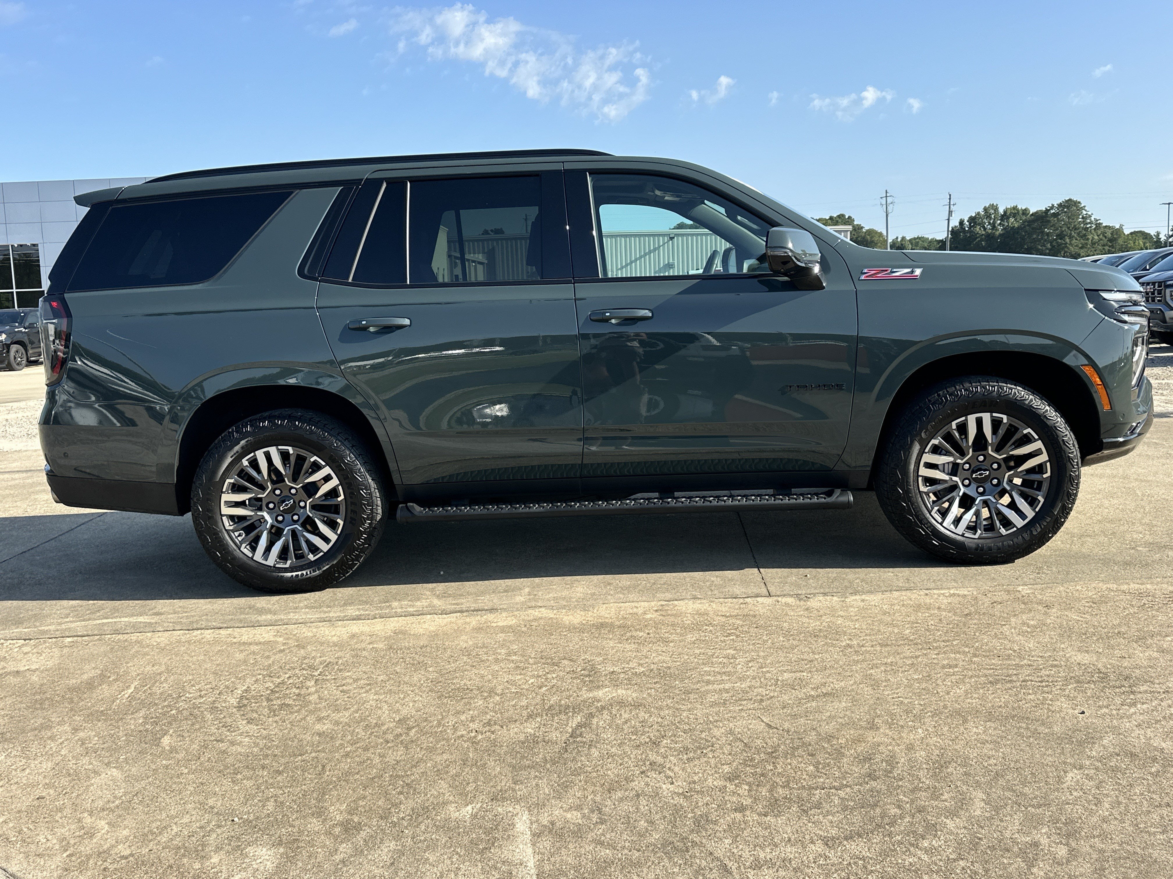 Certified 2025 Chevrolet Tahoe Z71 w/ Z71 Off-Road Package AWD/4WD image 4