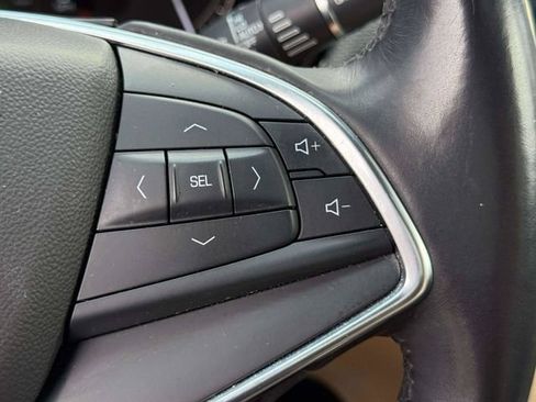 Used 2018 Cadillac XT5 AWD image 23