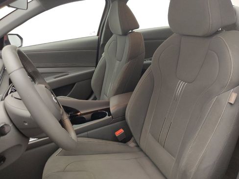 Used 2023 Hyundai Elantra SEL w/ Convenience Package image 17