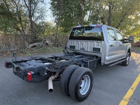 Used 2023 Ford F350 XL image 4