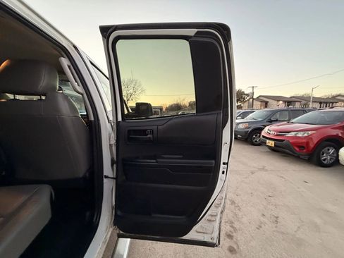 Used 2016 Toyota Tundra SR image 34