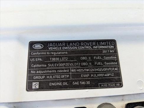 Used 2017 Land Rover Range Rover Evoque SE image 25