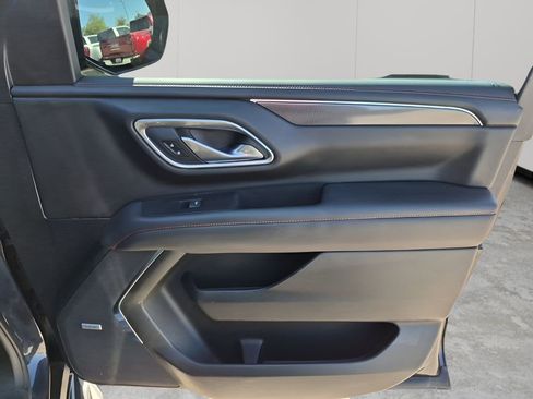 Used 2022 Chevrolet Suburban RST w/ Luxury Package image 13