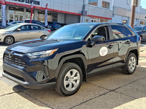 Used 2025 Toyota RAV4 LE image 3