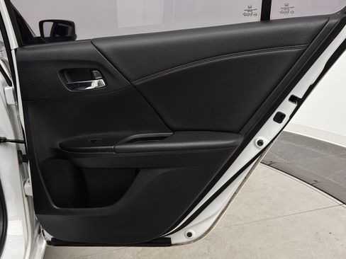 Used 2015 Honda Accord Sport image 29