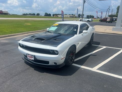 Used 2021 Dodge Challenger R/T Scat Pack RWD image 4
