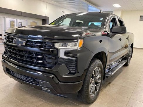 Used 2023 Chevrolet Silverado 1500 RST w/ Z71 Off-Road Package AWD/4WD image 4