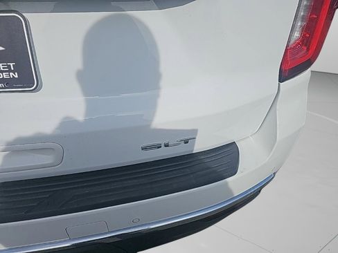 Used 2024 GMC Yukon SLT w/ SLT Luxury Package image 17