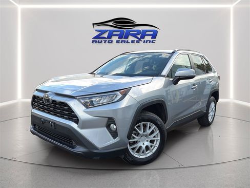 Used 2021 Toyota RAV4 XLE AWD/4WD image 1