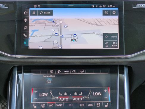 Used 2023 Audi Q8 Premium Plus AWD/4WD image 18